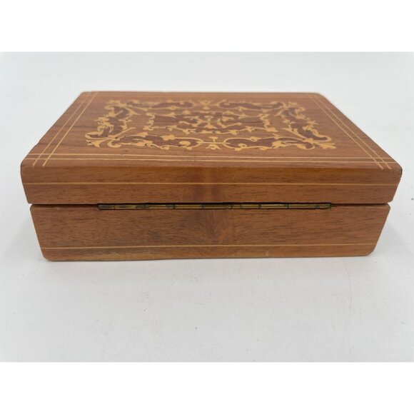Vintage Wooden Trinket Box With Ornate Inlay Design & Hinged Lid - Picture 4 of 4